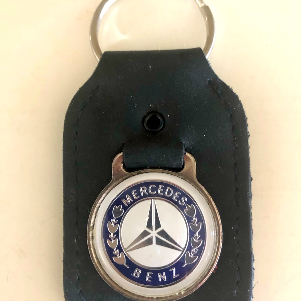LEATHER MERCEDES BENZ Keyring-NEW